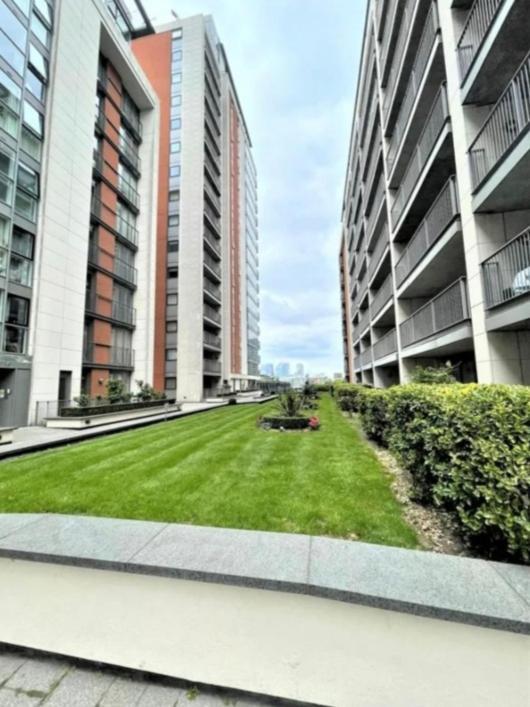 Lovely Waterfront Flat Canary Wharf Excel Centre Lejlighed London Eksteriør billede